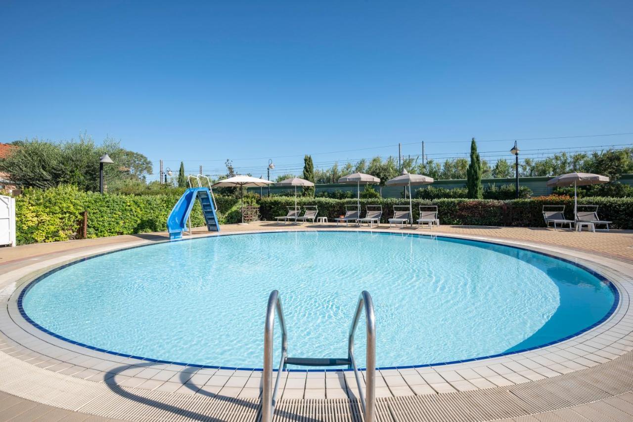 Villaggio Il Girasole Follonica Eksteriør billede