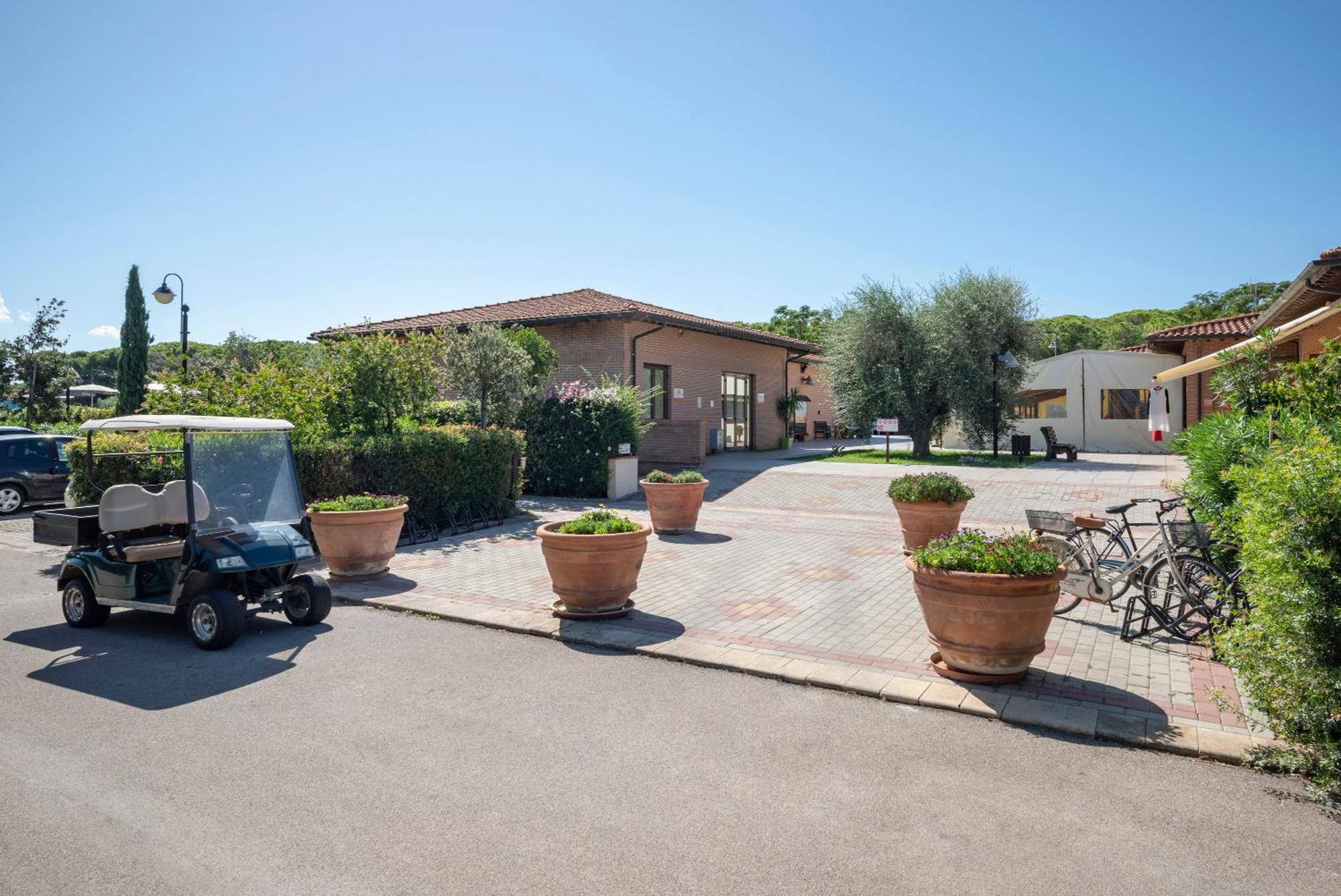 Villaggio Il Girasole Follonica Eksteriør billede