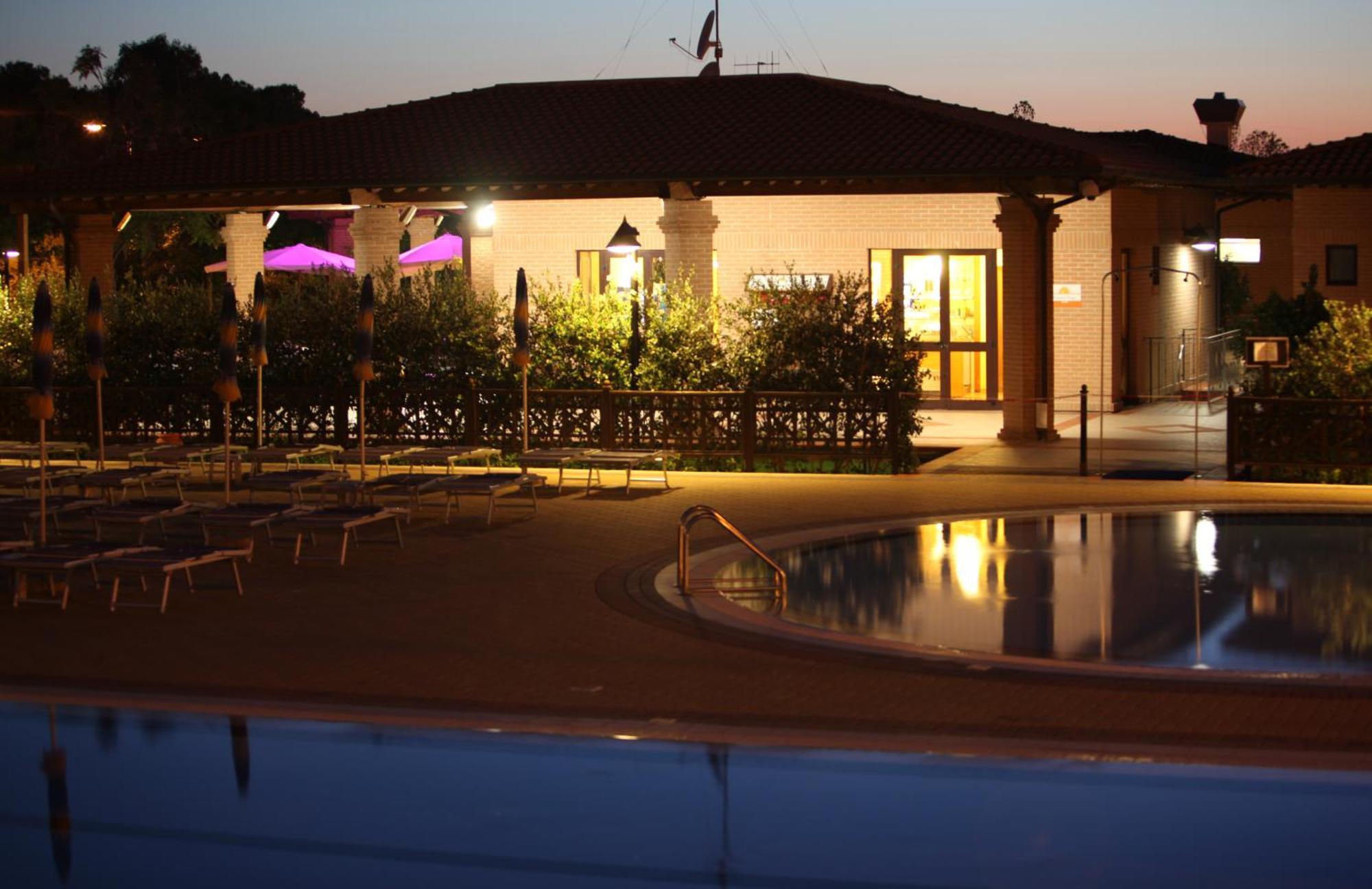 Villaggio Il Girasole Follonica Eksteriør billede